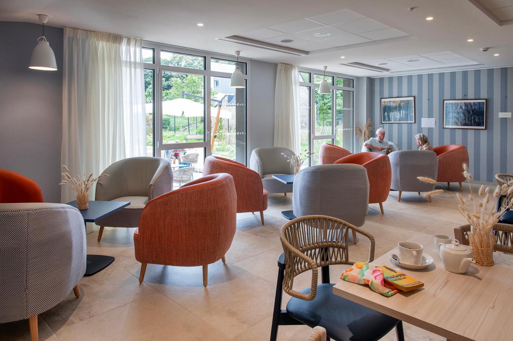 Residence Services Seniors - Domitys Les Jardins D'Ahna 디난 외부 사진